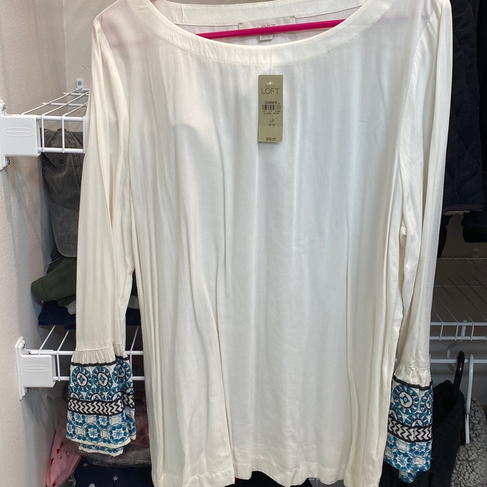 Bell sleeve detail top